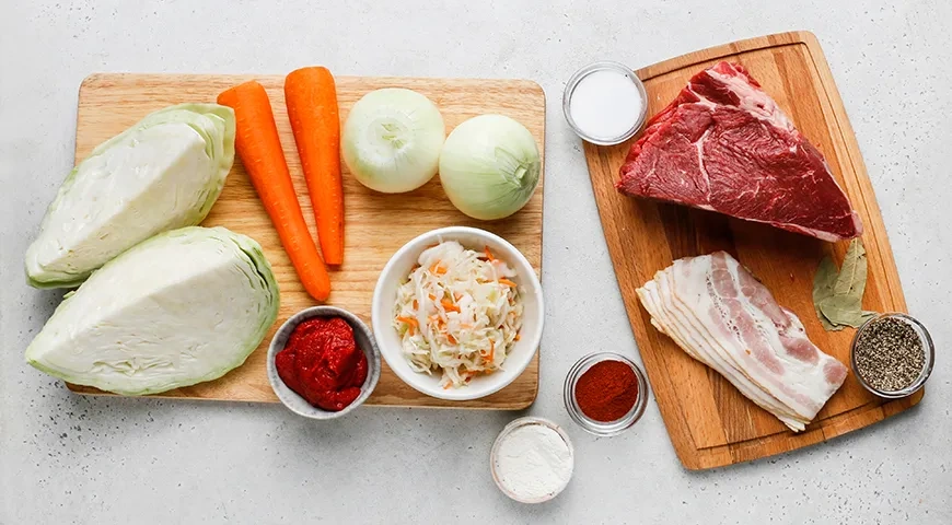 Капуста, тушённая с мясом по-домашнему: шаг 1