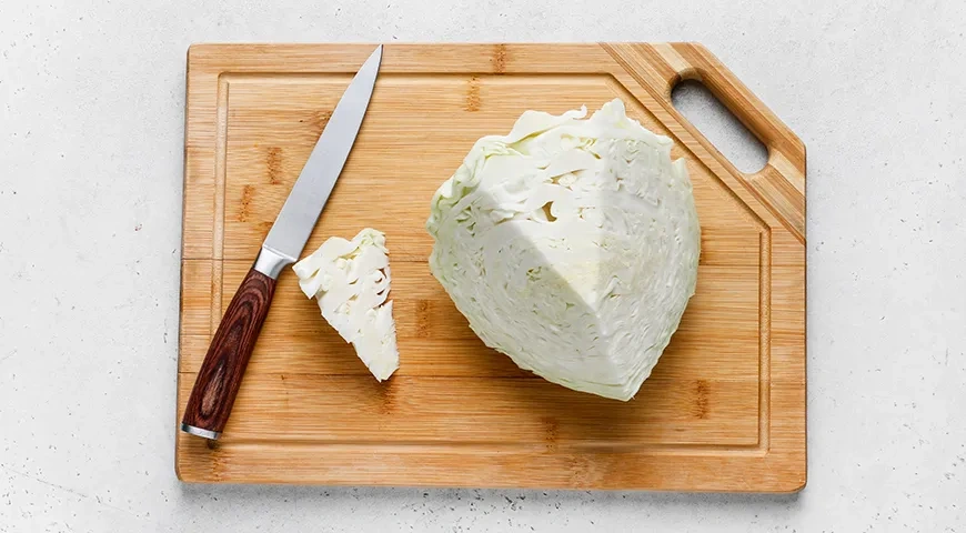 Капуста в нежной томатно-сметанной заливке по-домашнему: шаг 1