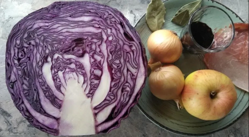 Капуста, запеченная с фаршированными яблоками: шаг 1