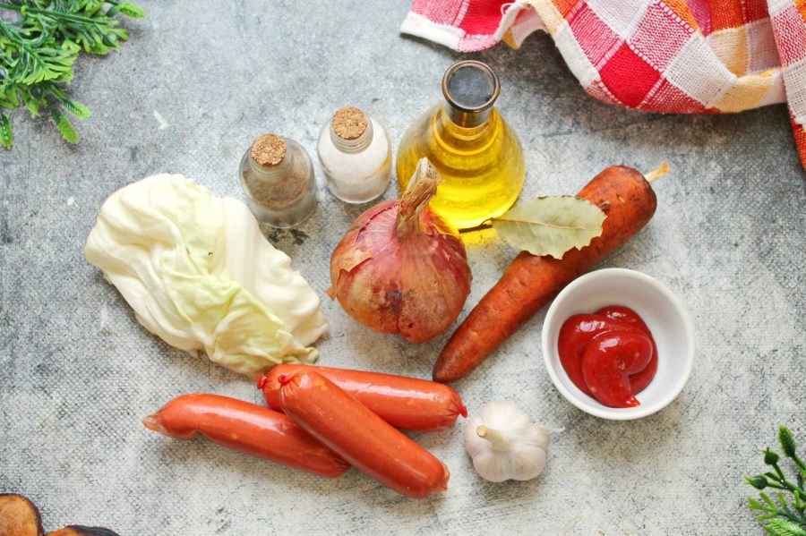 Шаг 1: Капустная солянка с со с и с кой