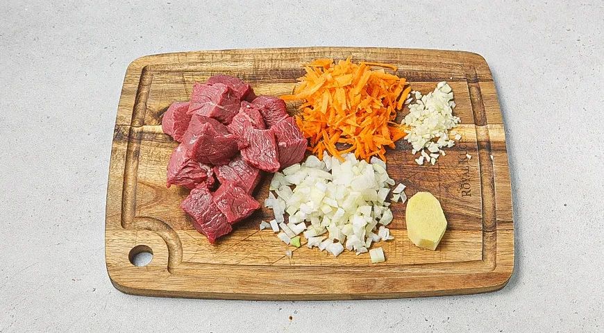 Карри с говядиной и бананом по-японски: шаг 1