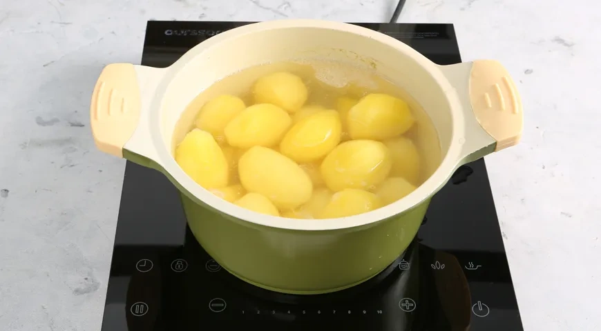 Картофельная запеканка с грибами: шаг 1