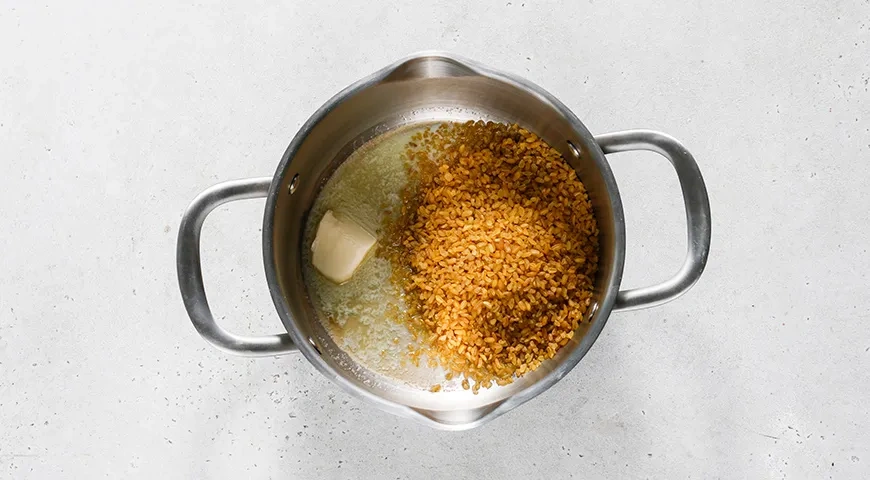 Каша из булгура на молоке: шаг 1