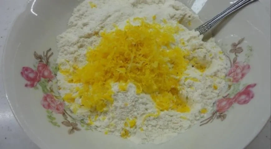 Кекс на оливковом масле с персиками: шаг 1