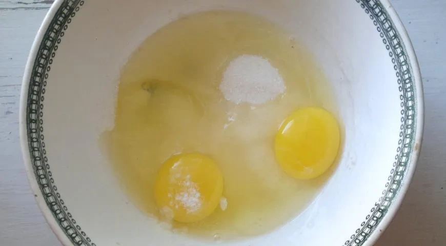 Мини-кексы с виноградом: шаг 1