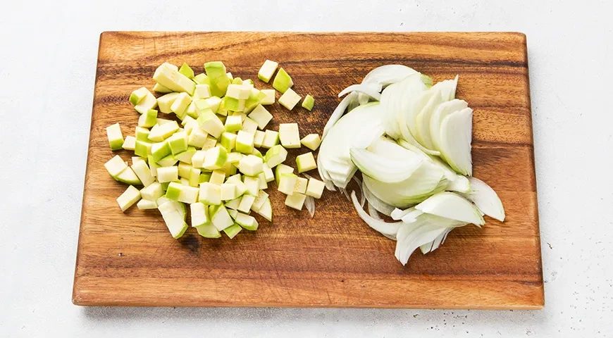 Кетчуп из кабачков с томатной пастой на зиму: шаг 1