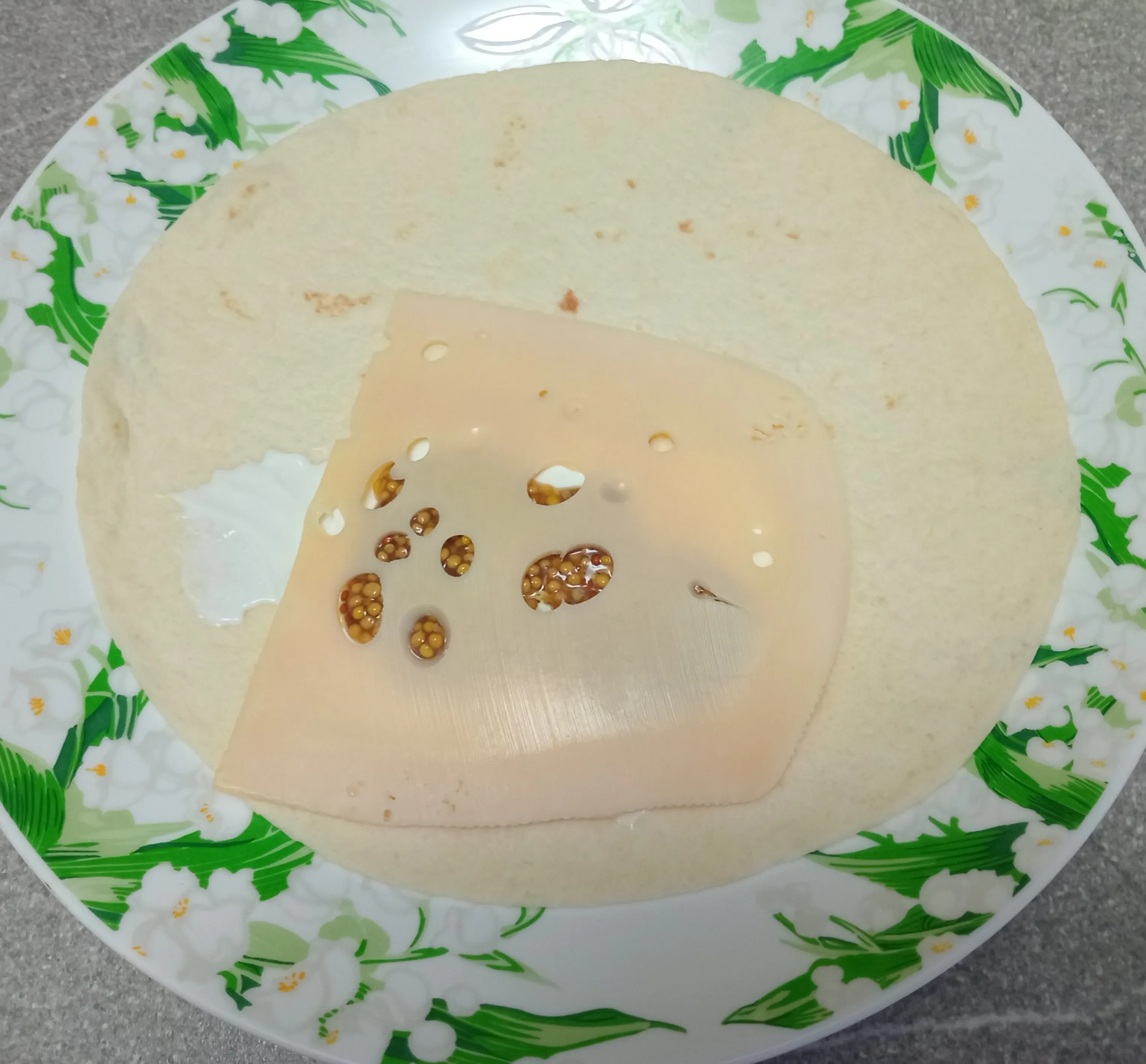 Хот-дог в тортилье: шаг 1