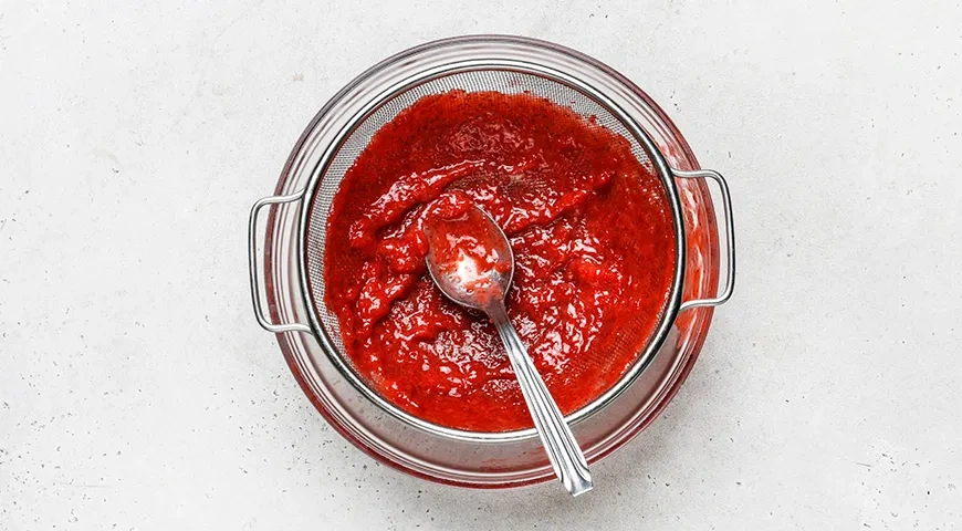 Кисель из клубничного варенья: шаг 1