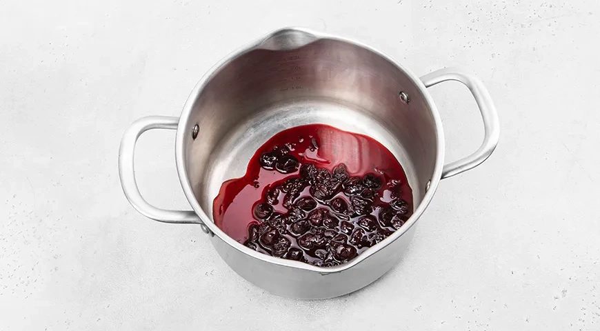 Кисель из вишневого варенья: шаг 1