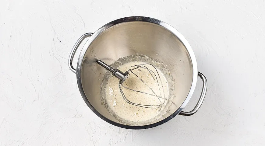 Кокосовый пирог на кефире со сливками: шаг 1