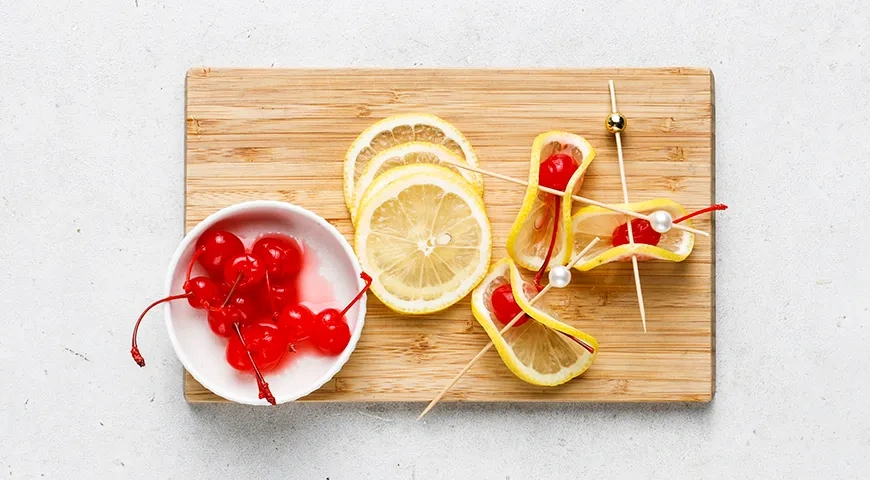 Коктейль Черный русский: шаг 1