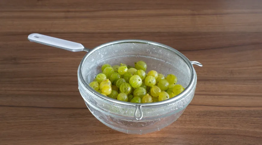 Компот из крыжовника Мохито: шаг 1