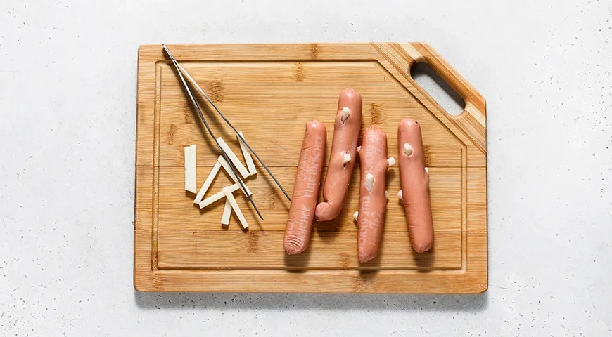 Корн-доги с сосиской и сыром: шаг 1