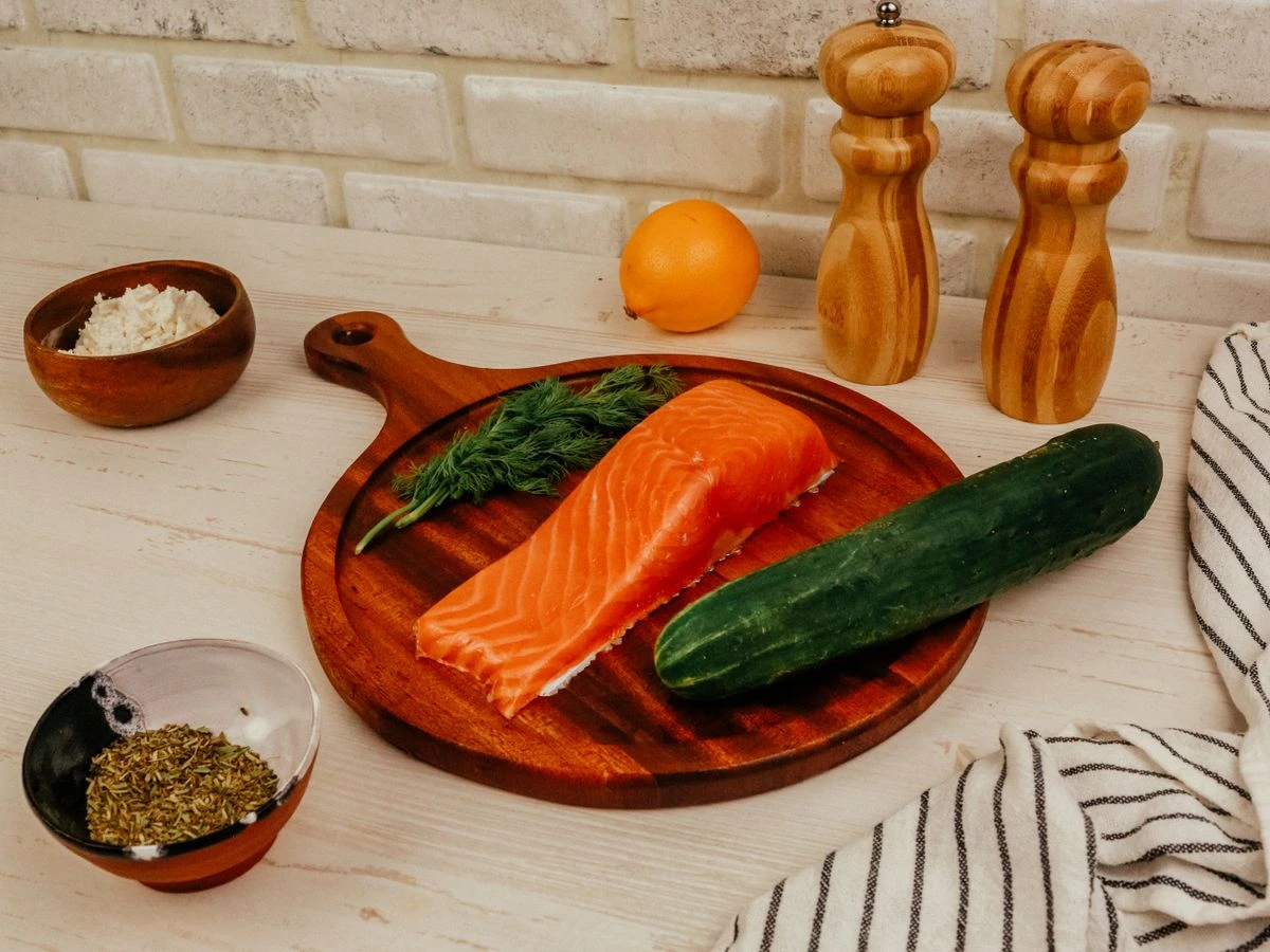 Шаг 1: Корзинки из огурцов с копченым лососем