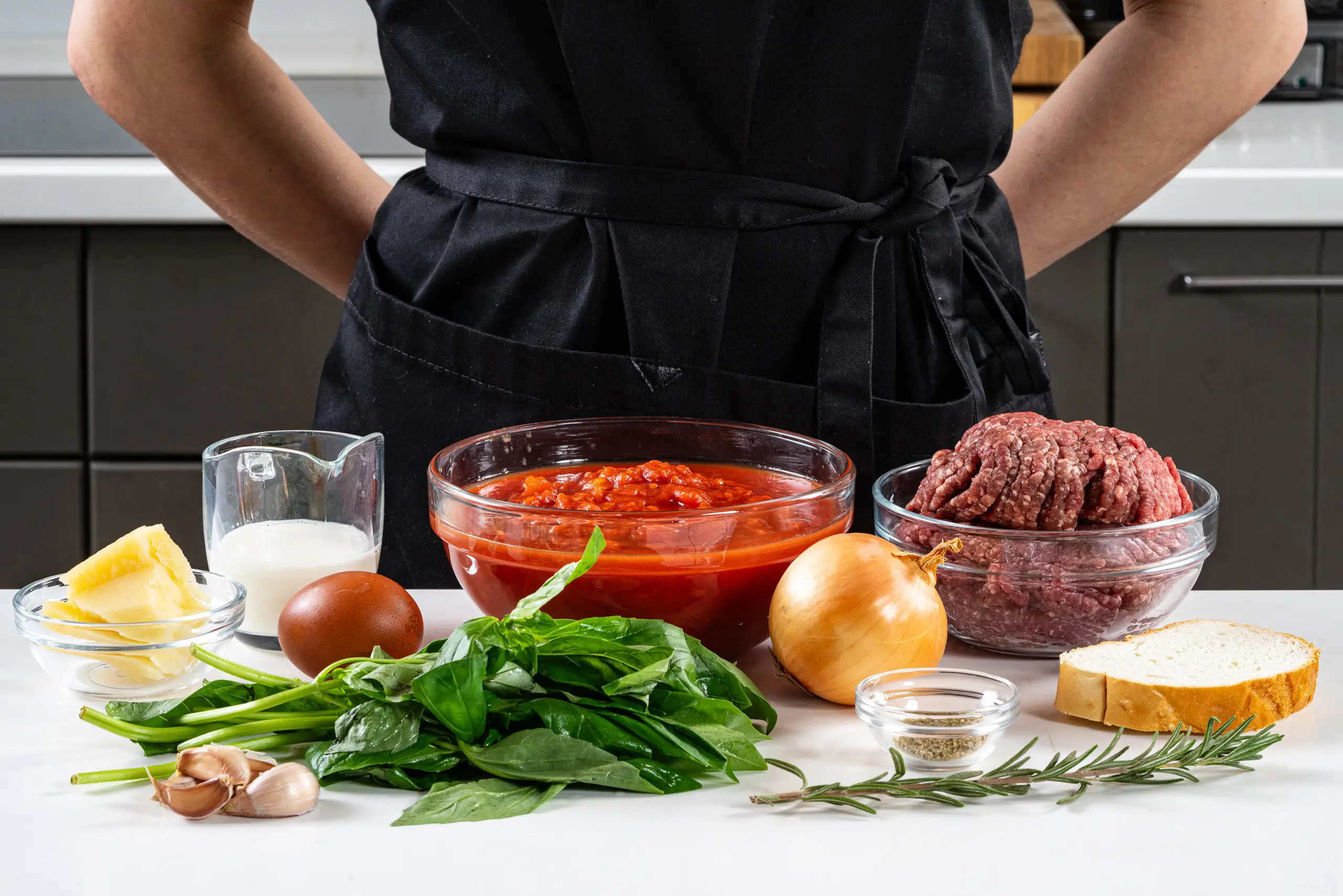 Шаг 1: Котлеты в духовке с томатным соусом