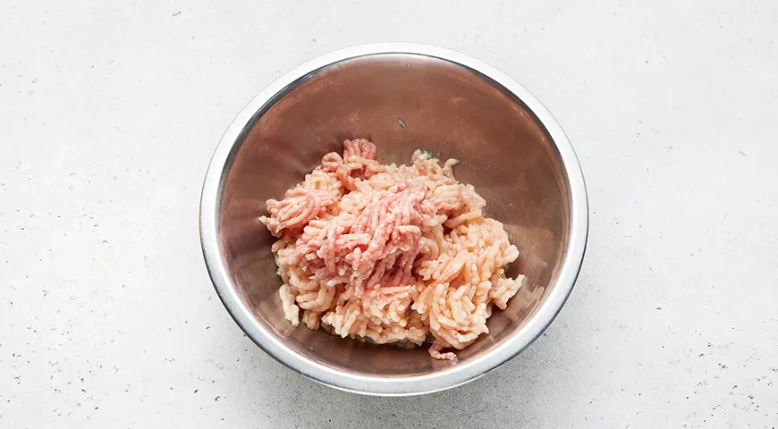 Котлеты в кляре: шаг 1