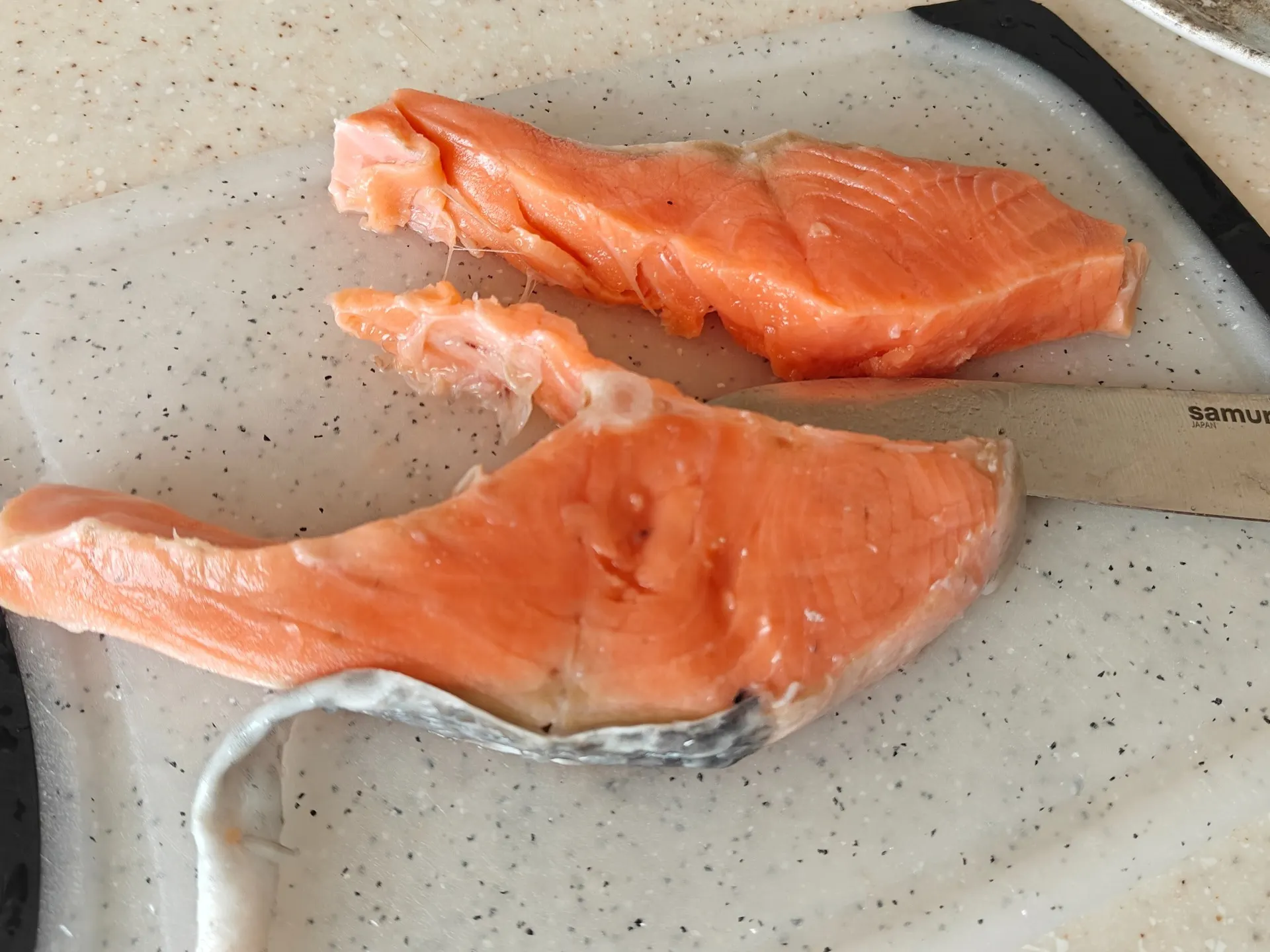 Шаг 1: Красная рыба с брокколи в сливочном соусе