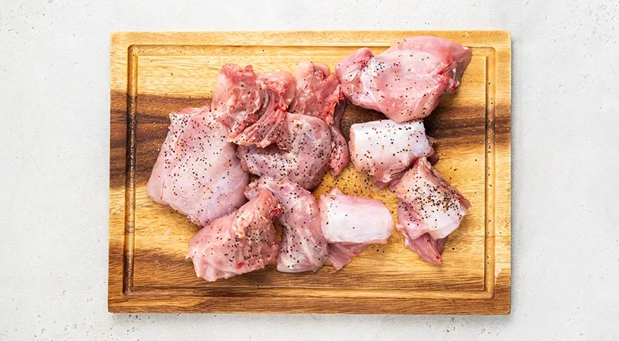 Кролик, тушенный в сливках: шаг 1