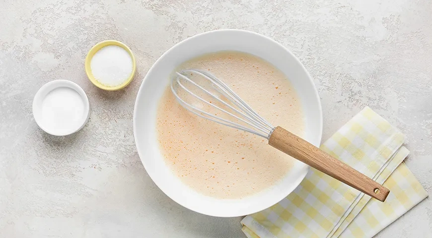 Кукурузные блинчики с куркумой и карамелизованными ананасами: шаг 1