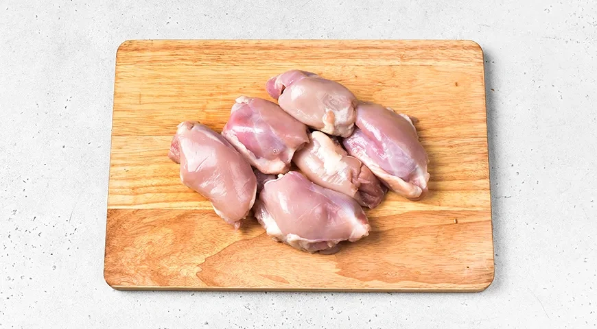 Курица с картошкой в томатной подливке: шаг 1