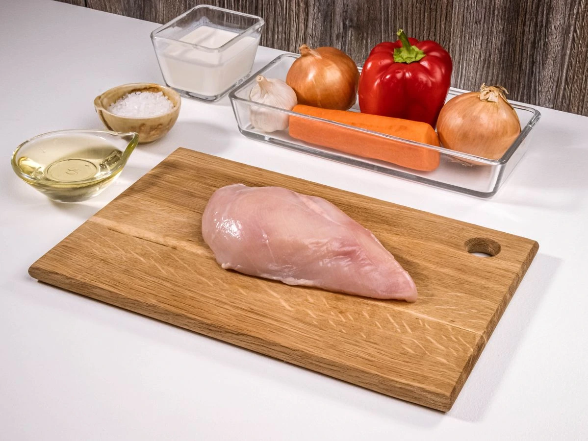 Шаг 1: Куриное филе с овощами в сливочном соусе