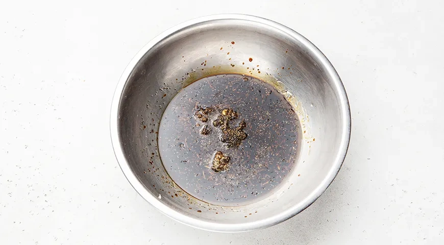 Куриные бедрышки в соевом соусе в духовке: шаг 1