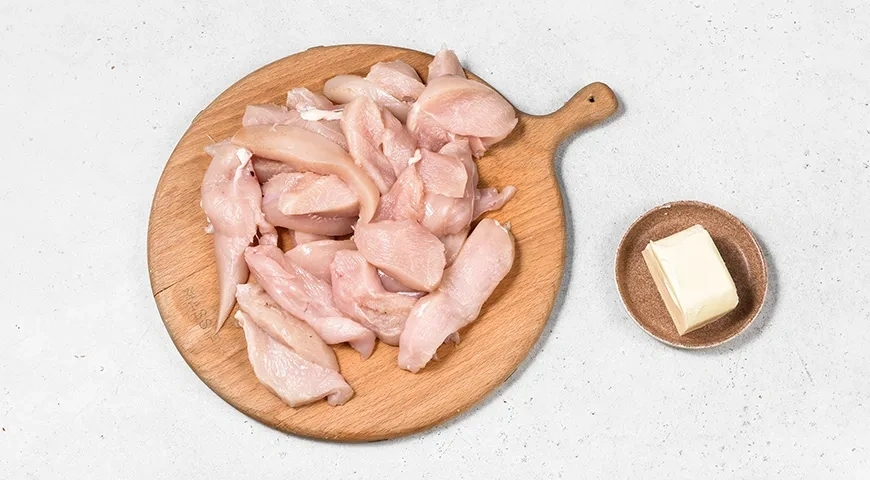 Куриные фрикадельки в грибном соусе (на сковороде): шаг 1