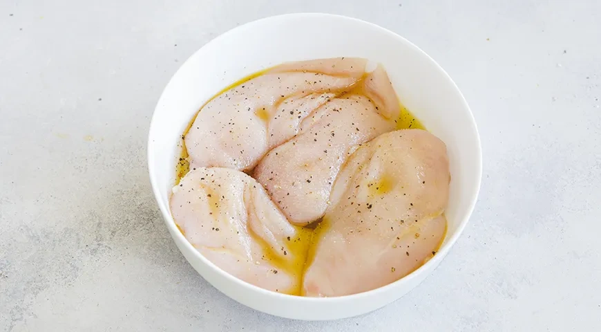 Куриные грудки на гриле в пите: шаг 1