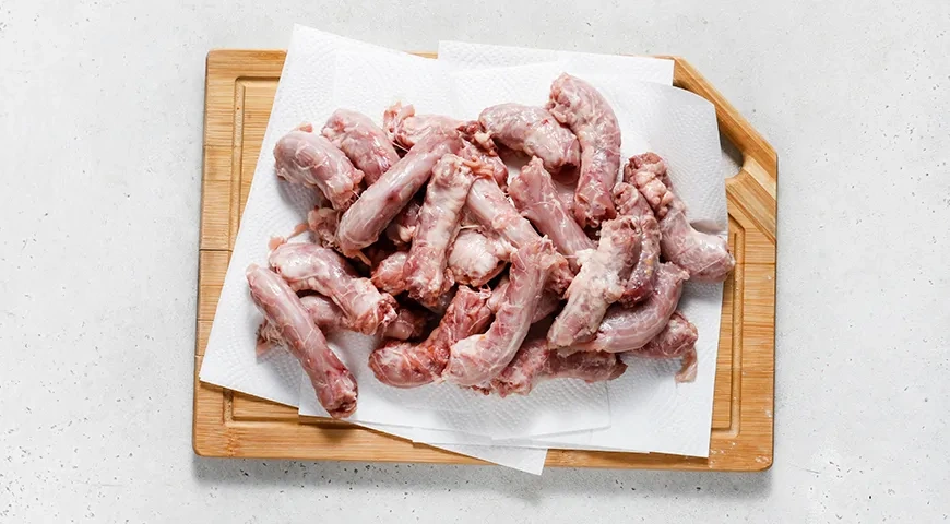 Куриные шейки в духовке: шаг 1