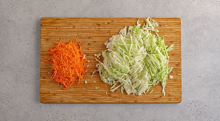 Квашеная капуста в кастрюле: шаг 1