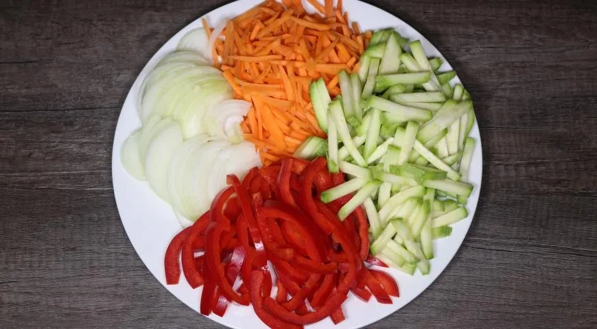 Лечо из кабачков и болгарского перца: шаг 1