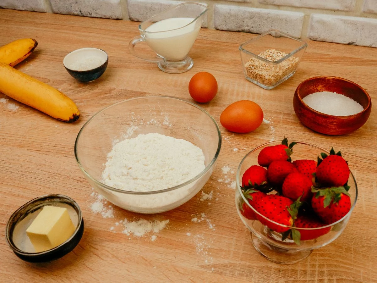 Шаг 1: Маффины с клубникой и бананами