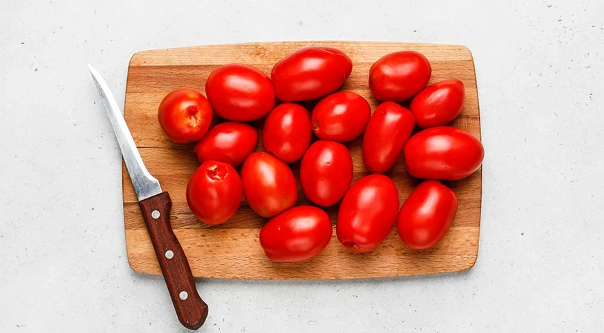 Малосольные помидоры быстрого приготовления в кастрюле: шаг 1
