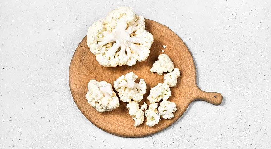 Маринованная цветная капуста с морковкой по-корейски: шаг 1