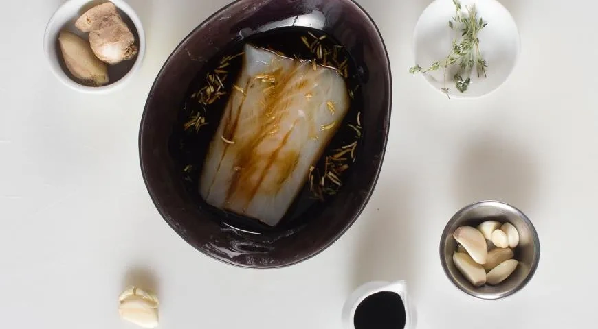 Маринованный малоглазый макрурус, жаренный с капустой пак-чой: шаг 1