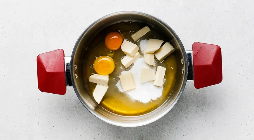 Медовик с крем-чизом: шаг 1