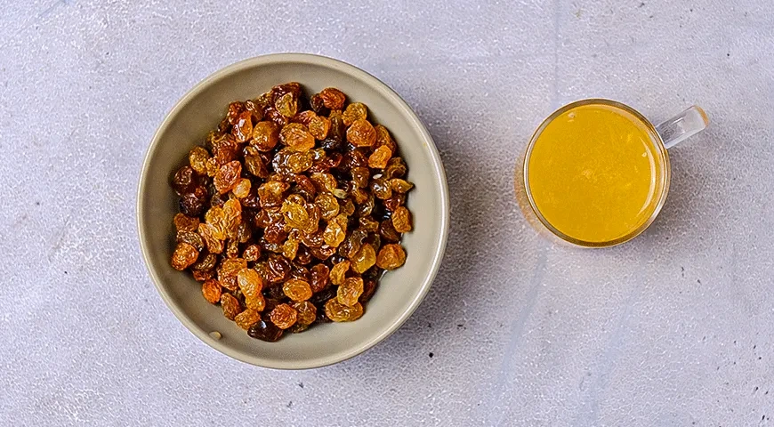 Мини-штоллены с домашним марципаном: шаг 1