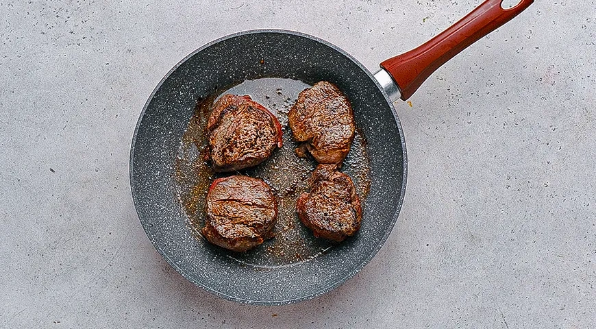 Мини-веллингтон с говядиной: шаг 1