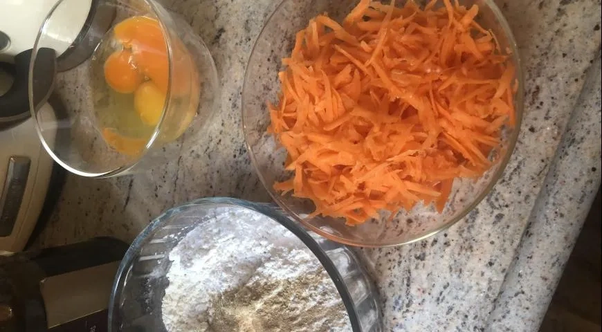 Морковный кекс: шаг 1