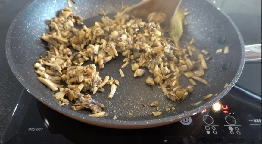 Мясной хлеб с начинкой на праздничный стол: шаг 1