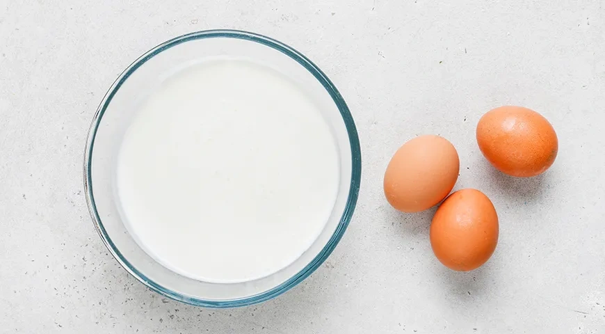 Оладьи с манкой на кефире: шаг 1