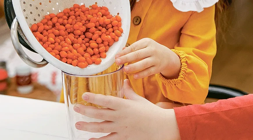 Облепиховый чай с мандарином: шаг 1