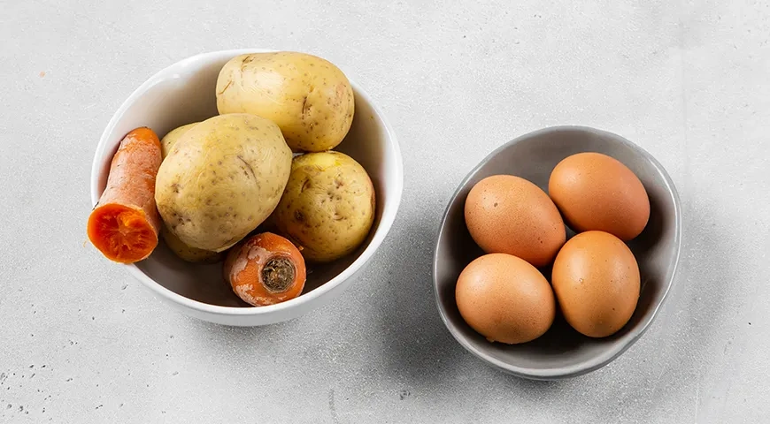 Оливье с сосисками: шаг 1