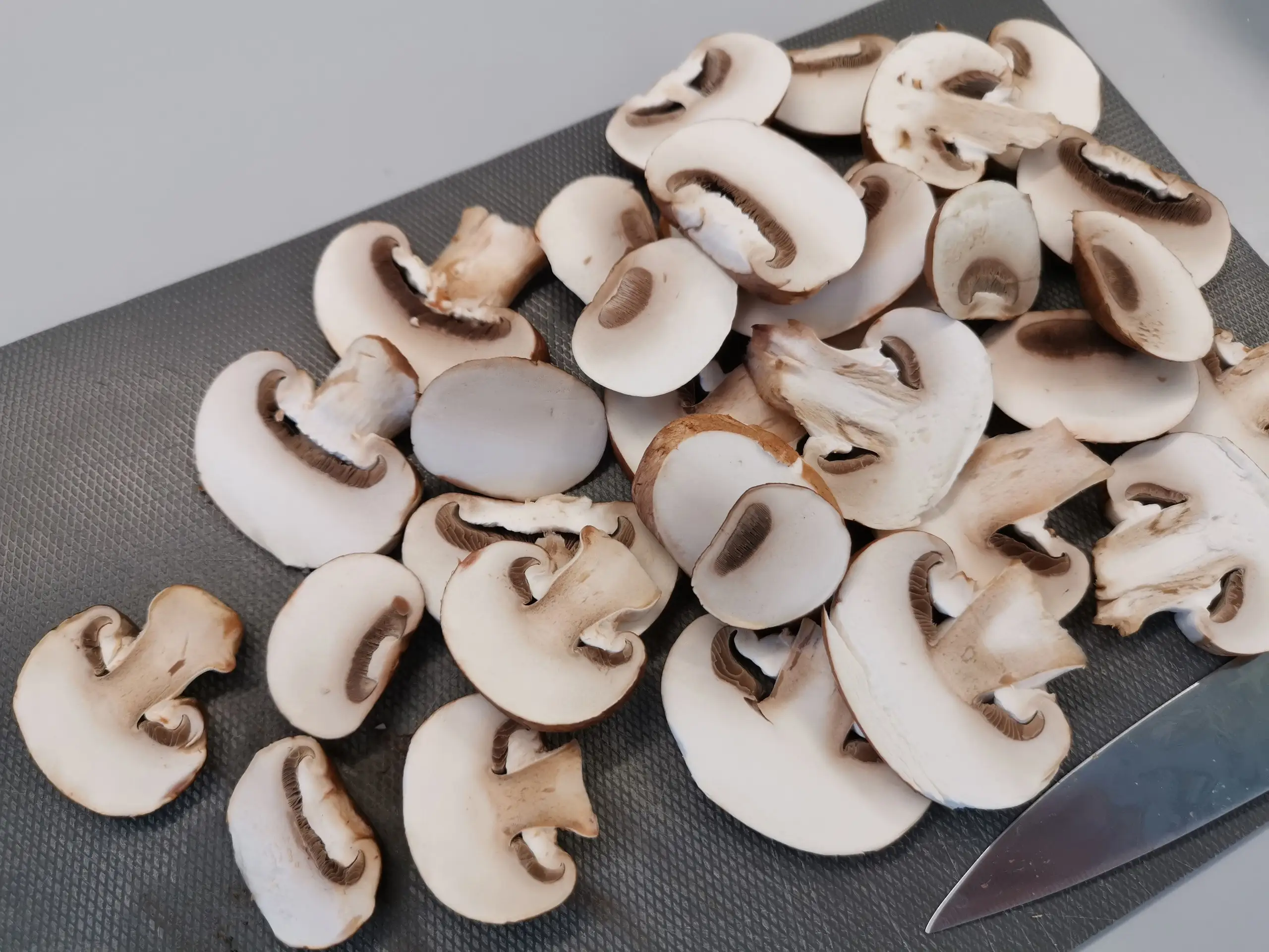 Шаг 1: Омлет с грибами