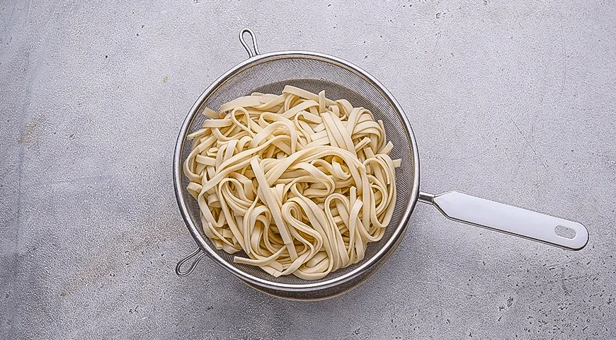 Острая лапша дан-дан с фаршем: шаг 1