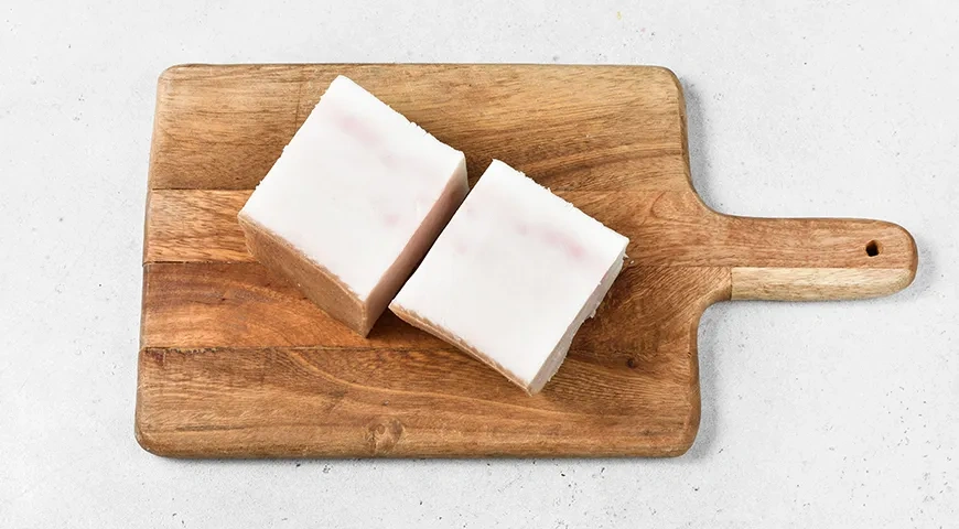 Отварное сало, засоленное в пакете: шаг 1