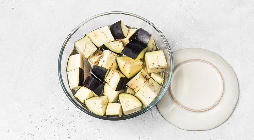 Овощное рагу в кастрюле: шаг 1