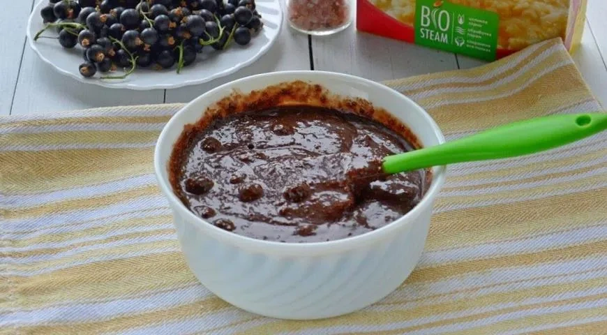 Овсяные кексы с черной смородиной в микроволновке: шаг 1