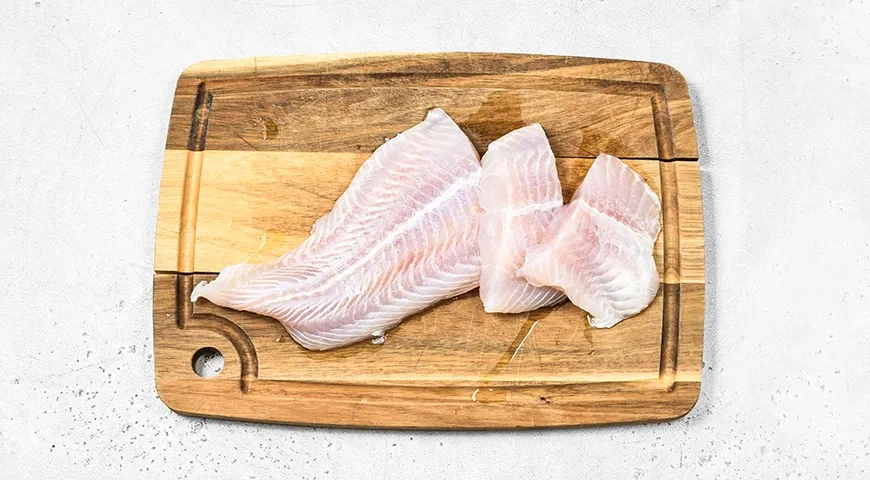 Пангасиус с картошкой в духовке: шаг 1