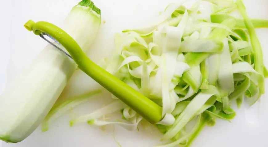 Папарделли из кабачков: шаг 1